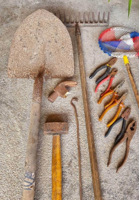 Várias Ferramentas Antigas