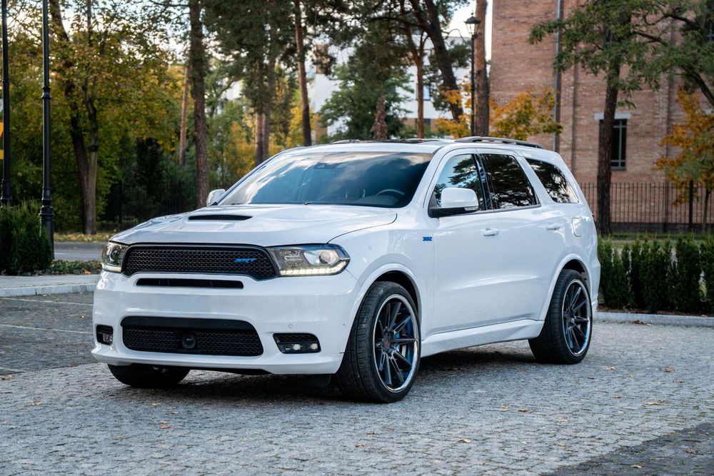 Dodge Durango Durango SRT / Ferrada 22” / układ wydechowy AWE