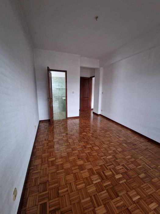Vende-se Apartamento T2 em Seia