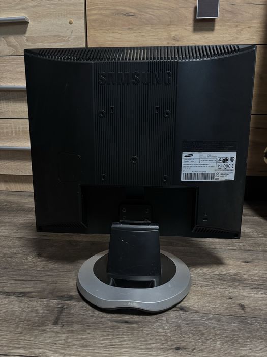 Монитор 17" Samsung SyncMaster 713N (1280x1024)