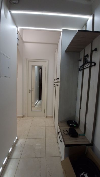 Поруч Т Ц Форум, вільна, 800 грн