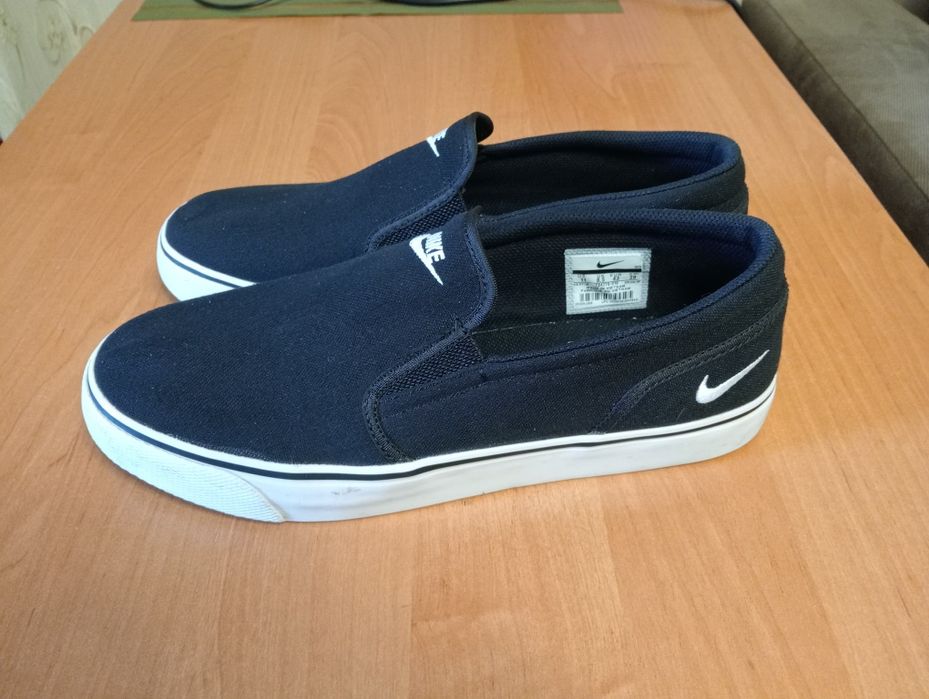 Nike размер 42-42.5 ( по стельке 27.5)