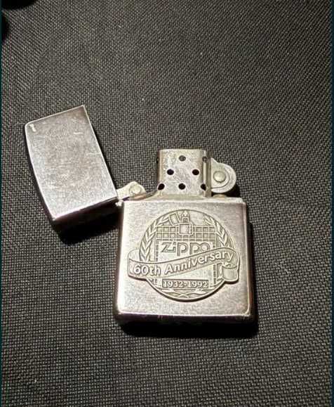 Isqueiro Zippo 60th Anniversary (1932-1992) - Edição Comemorativa de Coleção