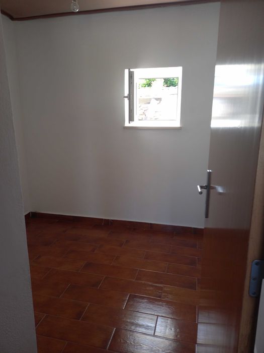 T3 casa térrea com pátio em aldeia
