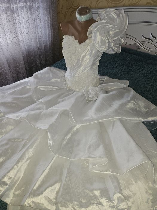 Винтажное свадебное платье Pronovias.