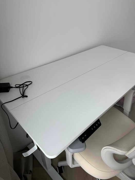 Biurko regulowane elektryczne białe DiVolio