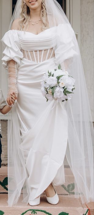 Весільна сукня не вінчана