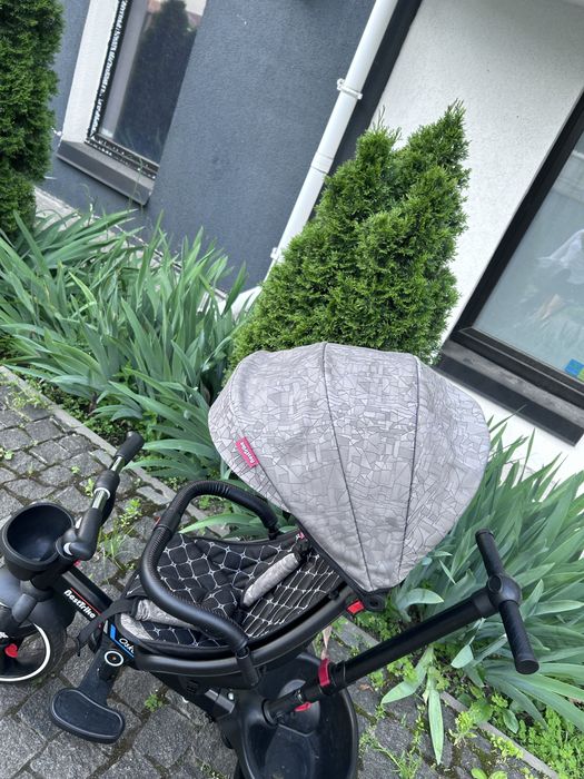 Дитячий триколісний велосипед-коляска Best Trike Oscar 6390 має поворотне сидіння та посилену сталеву раму
