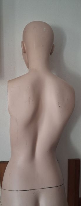 Manequim feminino 190cm sem braços e base