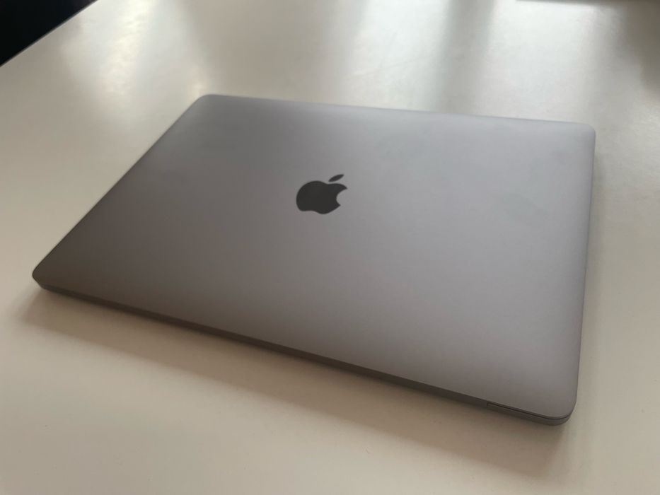 Macbook Pro 2017 i5 512 GB stan doskonaly