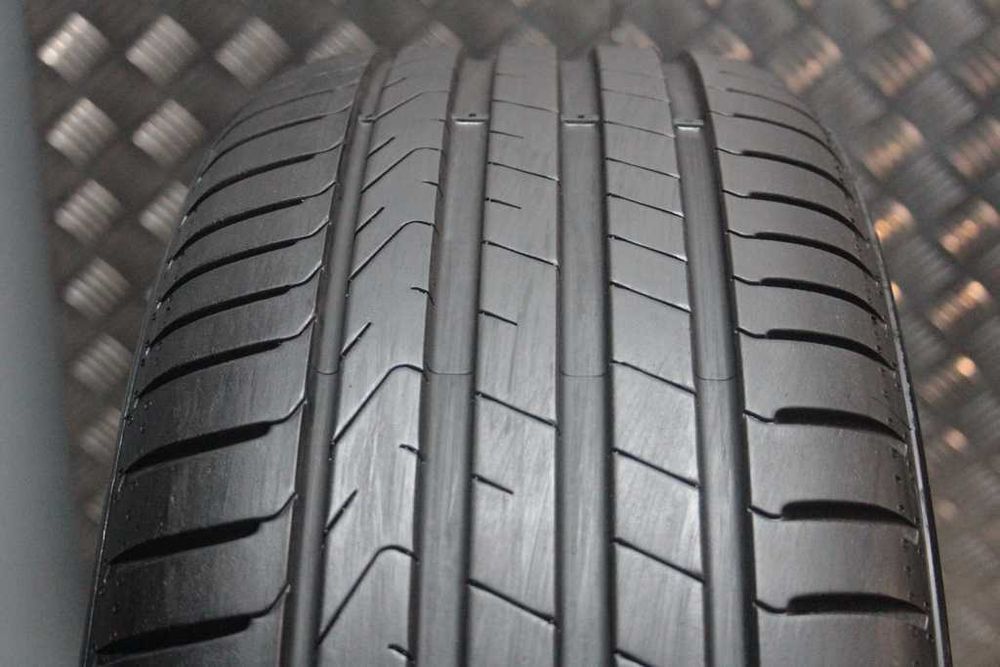 225/55/17 Pirelli Cinturato P7 MO M0 225/55 R17 97Y 2020r