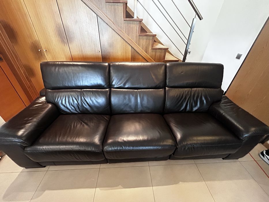 Sofá preto - Automatizado e opcionalmente modelar