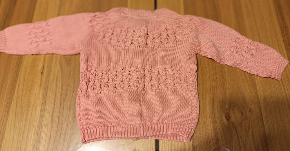 Ażurowy sweterek Reserved 68