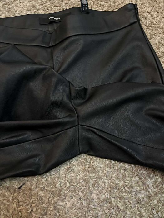 Spodnie z ekoskóry Vero Moda M