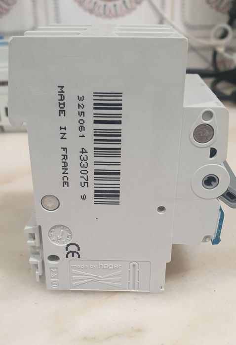 Disjuntor hager MWN316 3 Pólos 16A Curva C 3kA 3 Módulos
MWN3