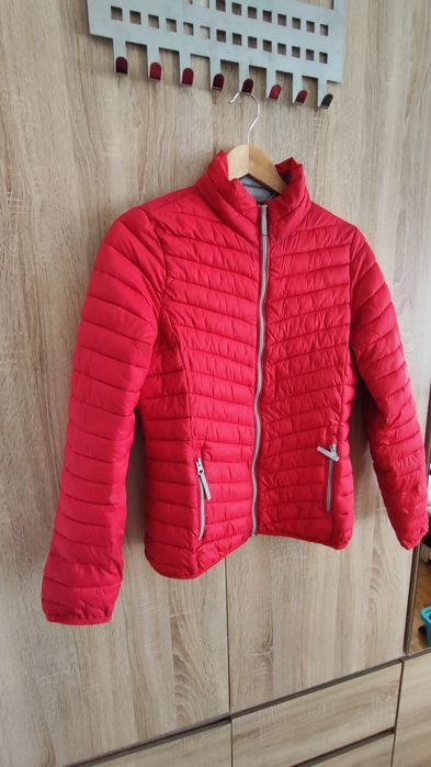 Kurtka przejściowa pikowana czerwona