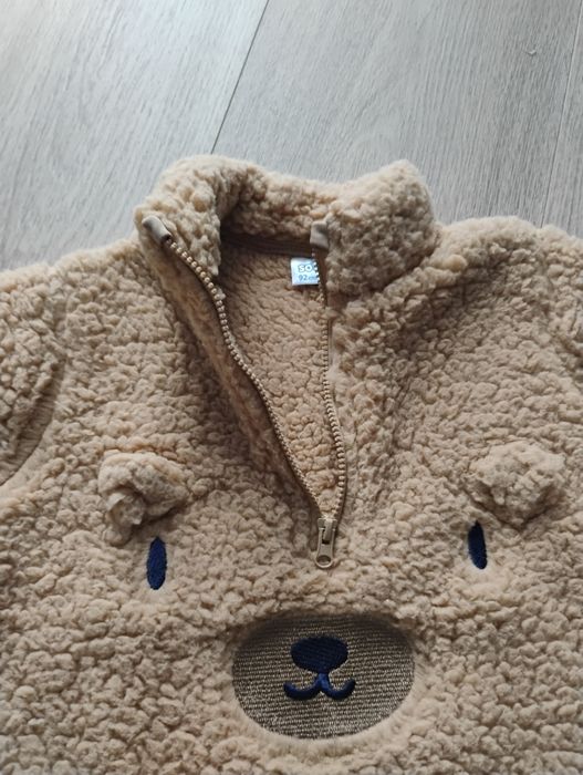 Bluza, narzutka, sweter z ciepłego i miłego materiały z buźką misia
