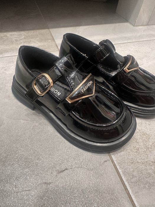 Туфлі на дівчинку