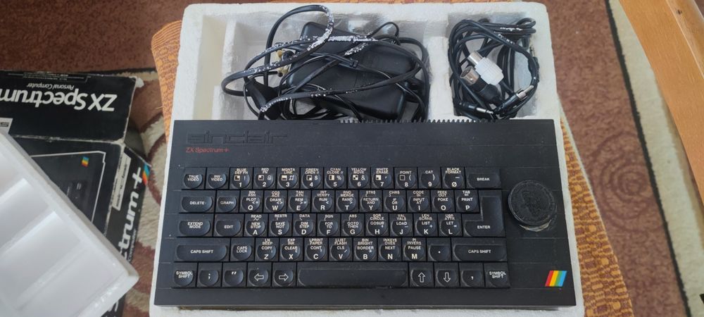 Komputer ZX Spectrum + pudełko, kable, zasilacz