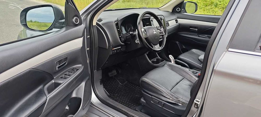 Mitsubishi Outlander 2.0 PHEV LPG Instyle Navi Plus
