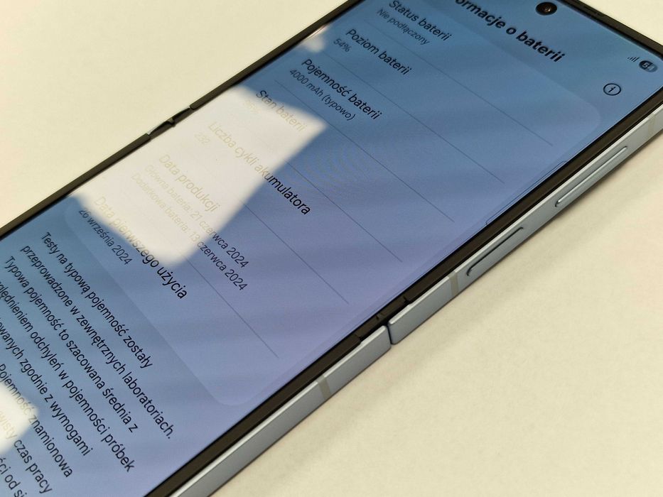 Samsung Galaxy Z Flip6 12GB/ 256GB/ Blue/ Grade A- + ładowarka