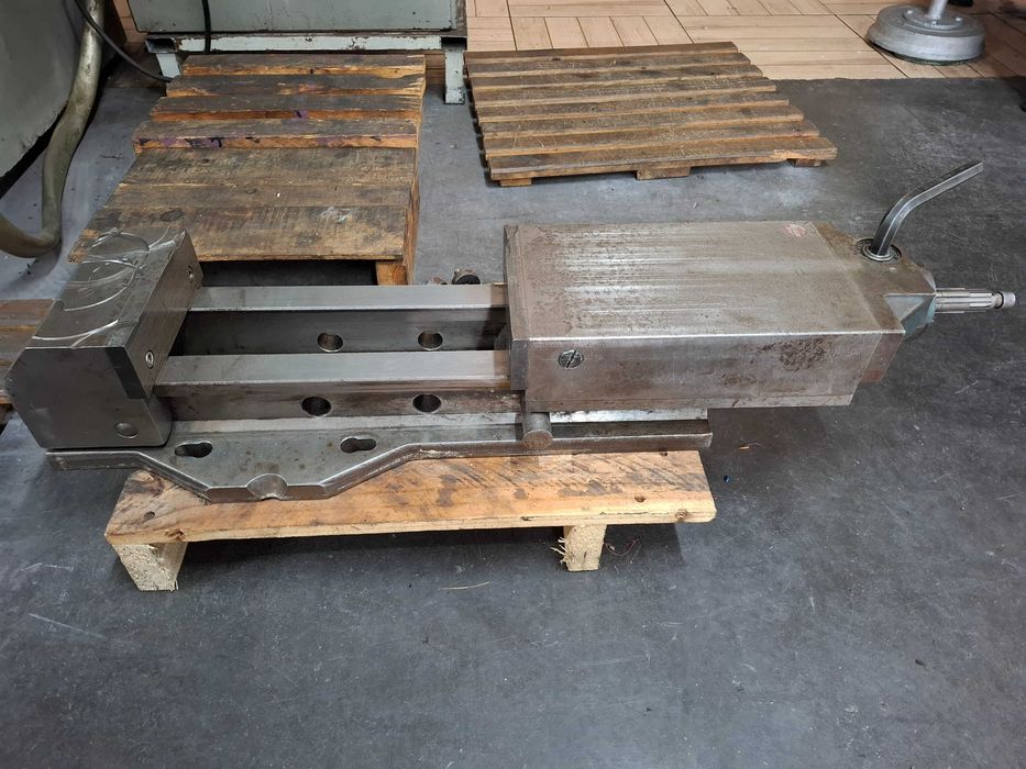 Prensa de precisão hidráulica, abertura 340mm