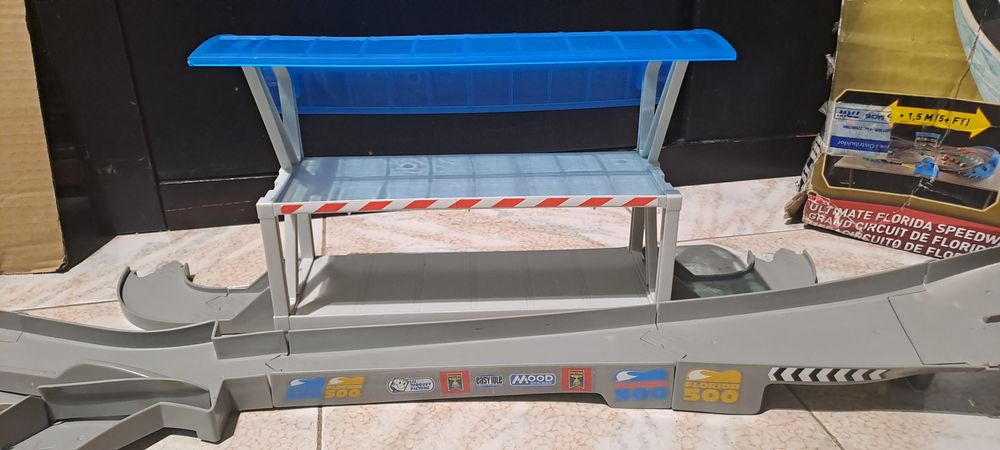 Disney Cars 3 Circuito Internacional da Flórida - Mattel (Usada)