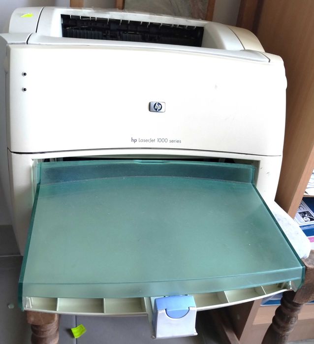 Лазерний принтер HP LaserJet 1000 (Картридж HP 15A)