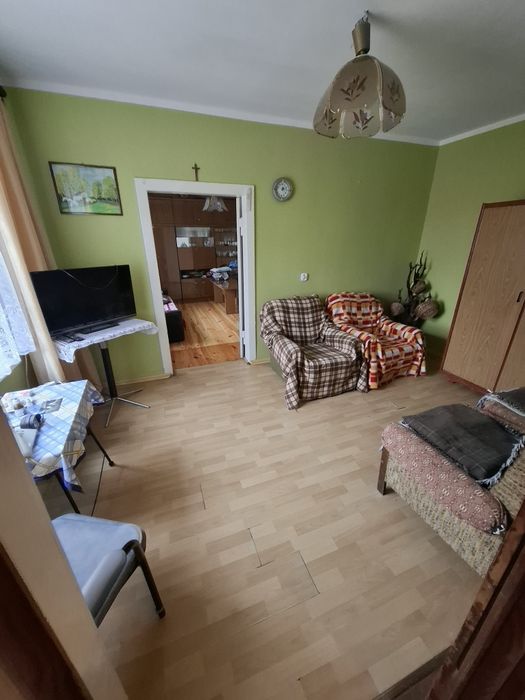 Dom na sprzedaż w spokojnej okolicy.