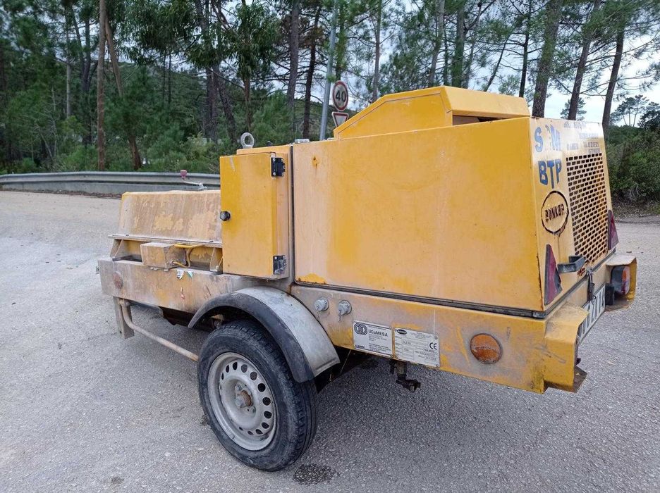 Máquina de Bombar Betão - Bunker - CLB 18 / 2005 C / Mangueiras