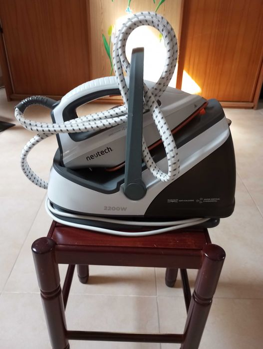 Vendo ferro de engomar a vapor, com caldeira