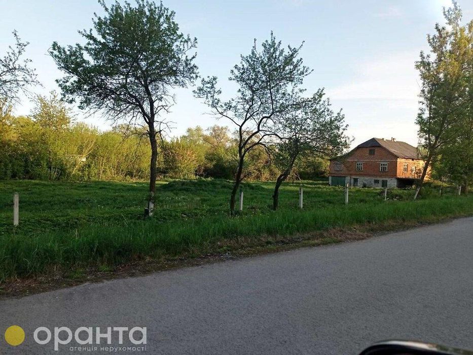 Продаж ділянки з будинком 50 сот. с. Миролюбівка