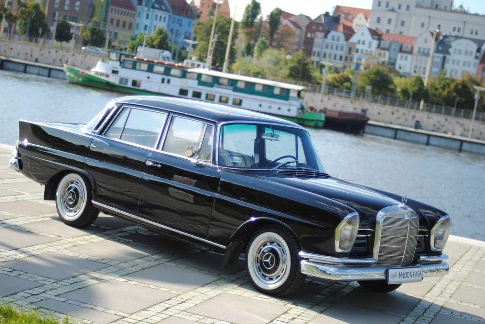 Zabytkowy Mercedes W111 do ślubu