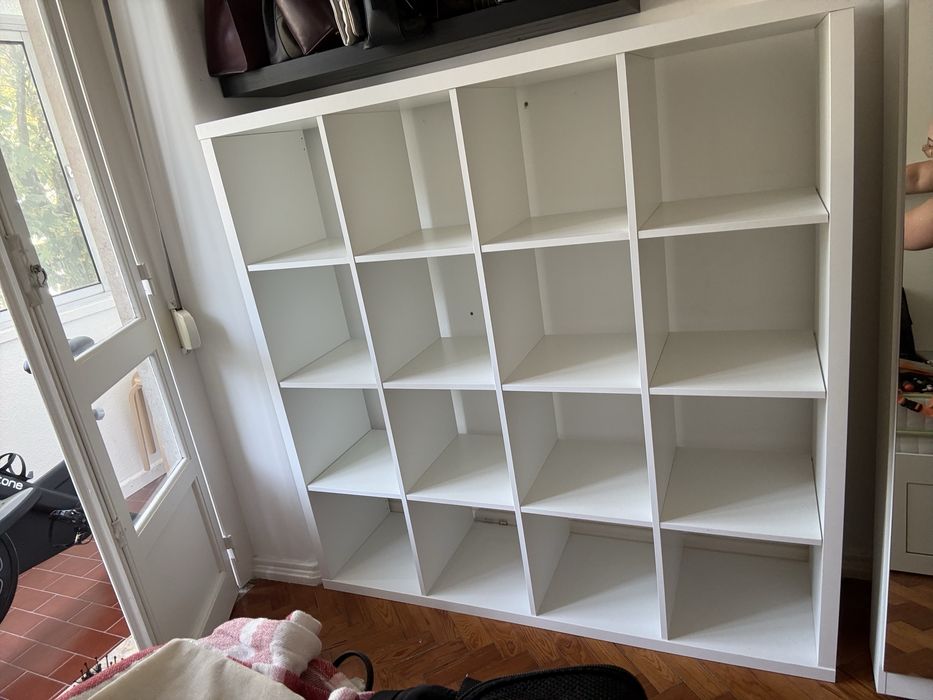 Estante IKEA branca