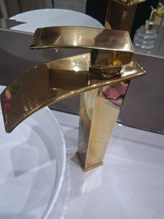 Bateria umywalkowa zlota przycisk klik