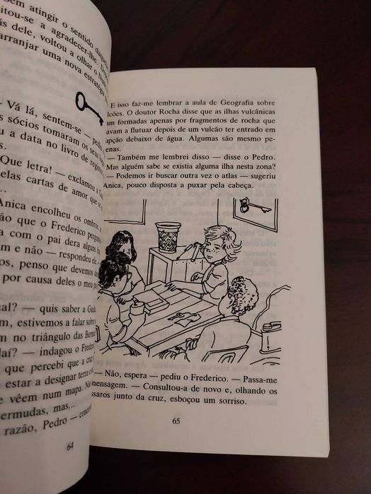 “Clube das Chaves - Na Crista da Onda” (Volume 10), de Maria Teresa Maia Gonzalez e Maria do Rosário Pedreira