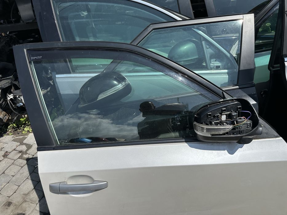 Двері передні, ліві праві Subaru Forester SH 2008-2012 Білий перламутр