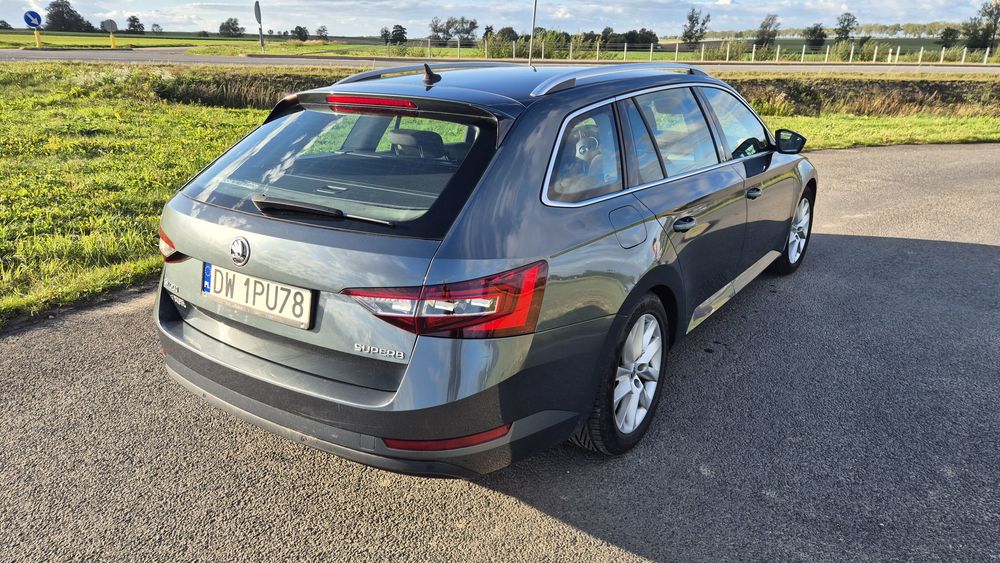 Samochód Skoda Superb
