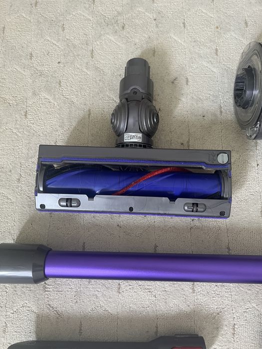Пилосос dyson v10