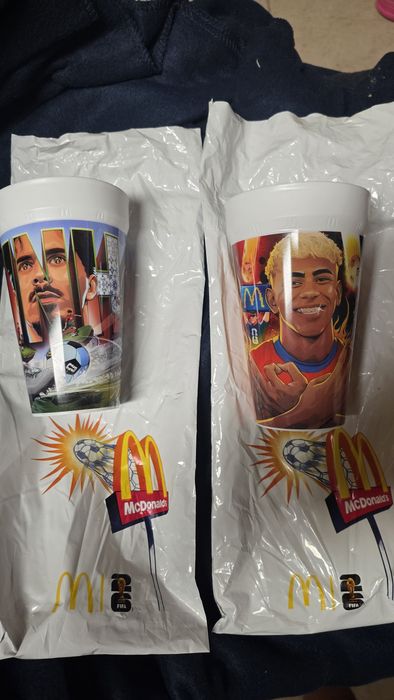 Copos vitinha e yamal