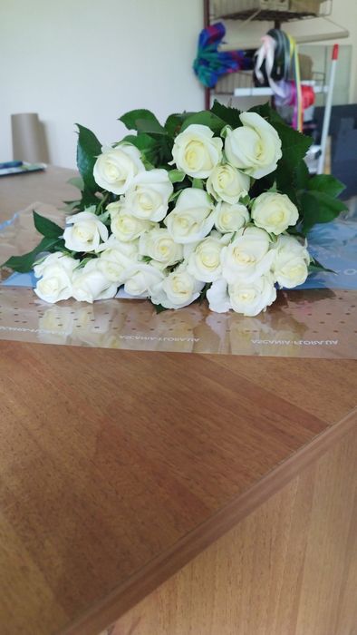 Букеты и  корзинки из роз на заказ