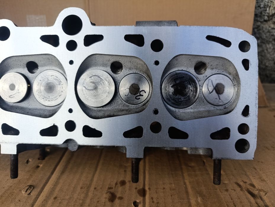 Гбц головка 2.0 8V 048103373A Audi 80 100 Passat b3 B4 Golf Vento
