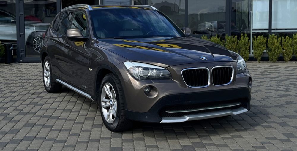 Автомобіль BMW X1