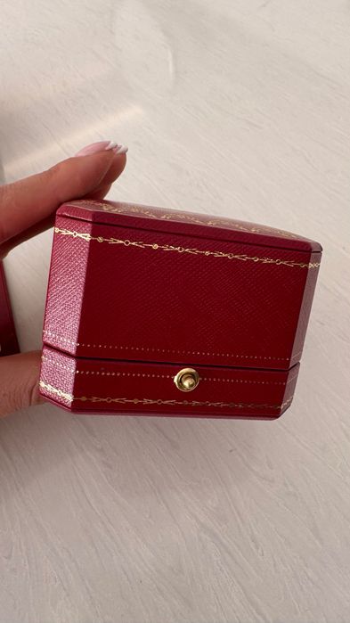 Оригинальный сертификат и коробка на кольцо КАРТЬЕ