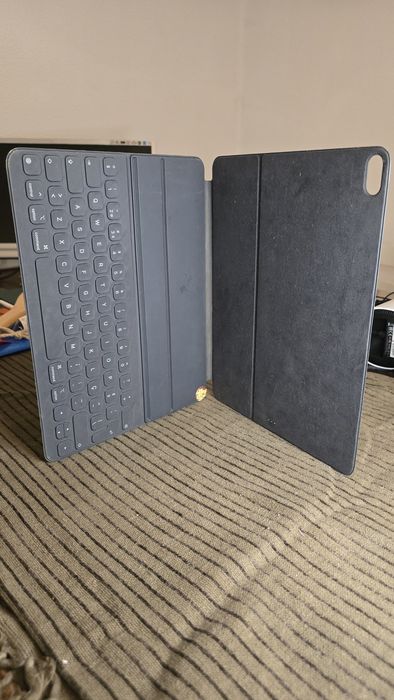 Teclado apple para Ipad pro 12.9" em muito bom estado