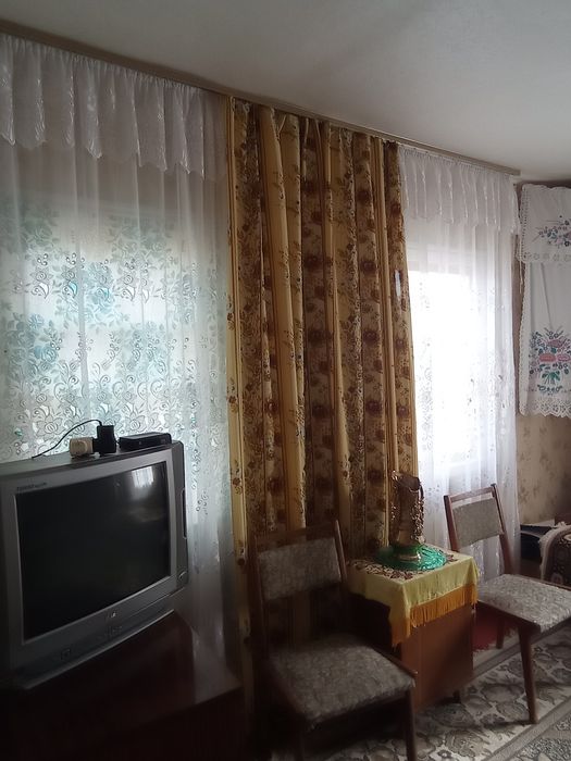 Будинок в 100км від Київа. Село Чемер.