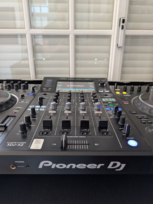 Pioneer XDJ-XZ All-in-one