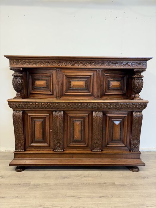 Piękny solidny kredens dębowy z nadstawką