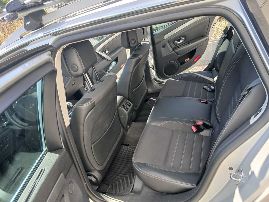Renault Laguna III Grandtour 2.0dCi 150cv 4Control 2011