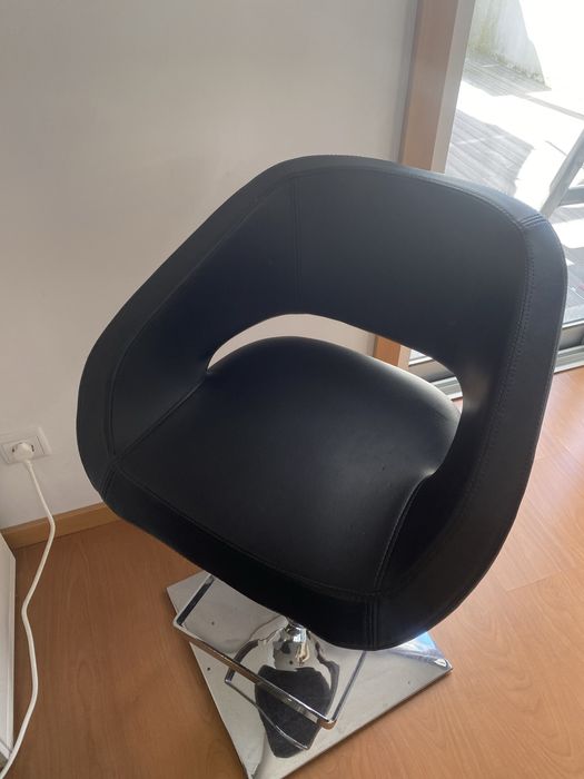 Bancos de balcão pretos